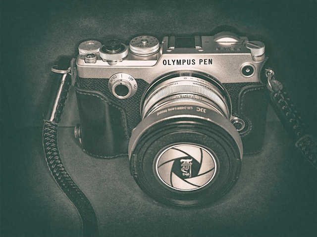 pen-f and 17 mm small